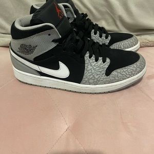 Air Jordan 1 Mid Elephant Print